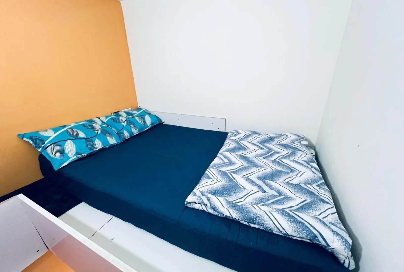 Moon Backpackers Burjman Exit 2, Family Partitions, Loft Partitions, contacts