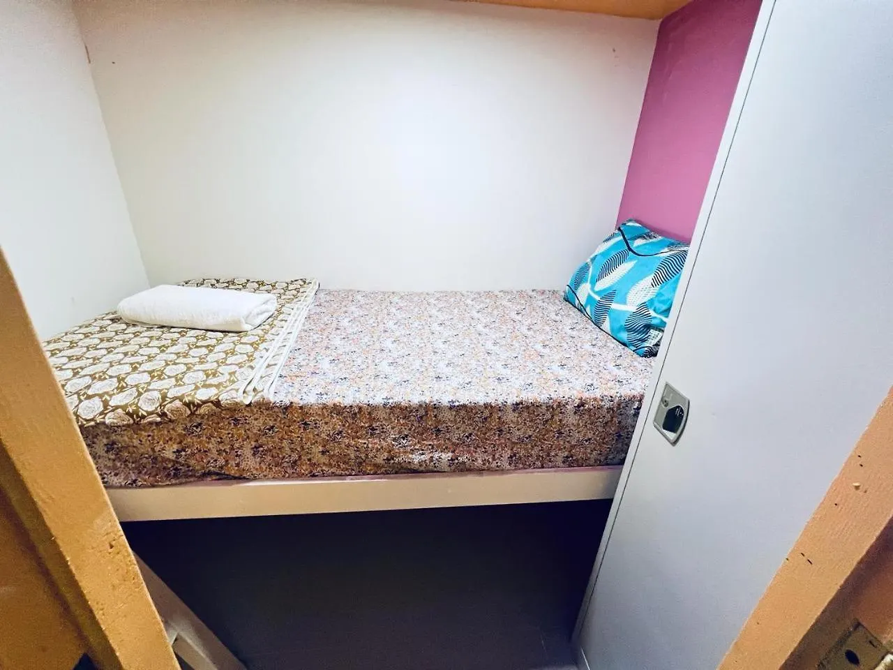 Moon Backpackers Burjman Exit 2, Family Partitions, Loft Partitions, Apartment Dubai United Arab Emirates