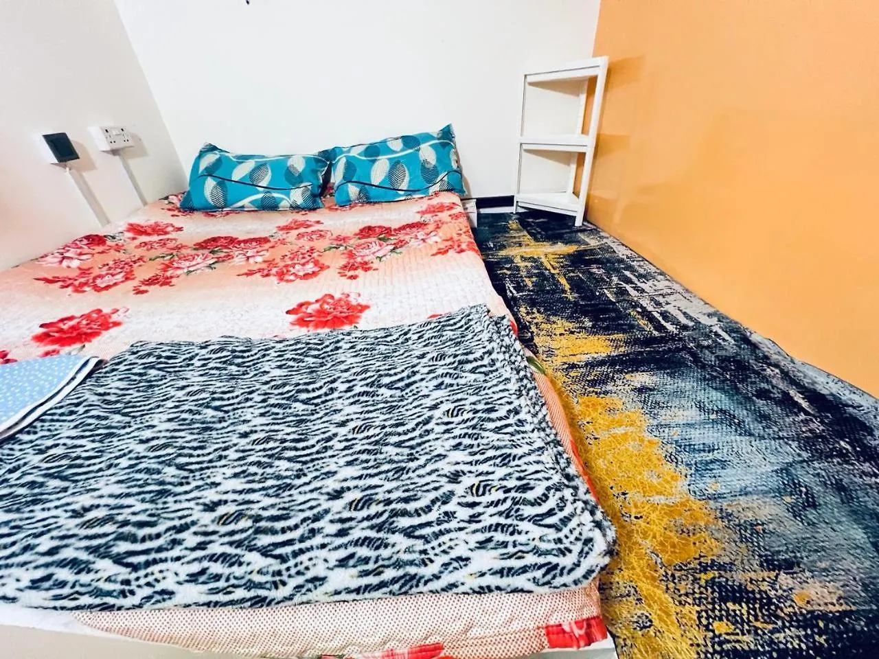Moon Backpackers Burjman Exit 2, Family Partitions, Loft Partitions, Apartment Dubai United Arab Emirates