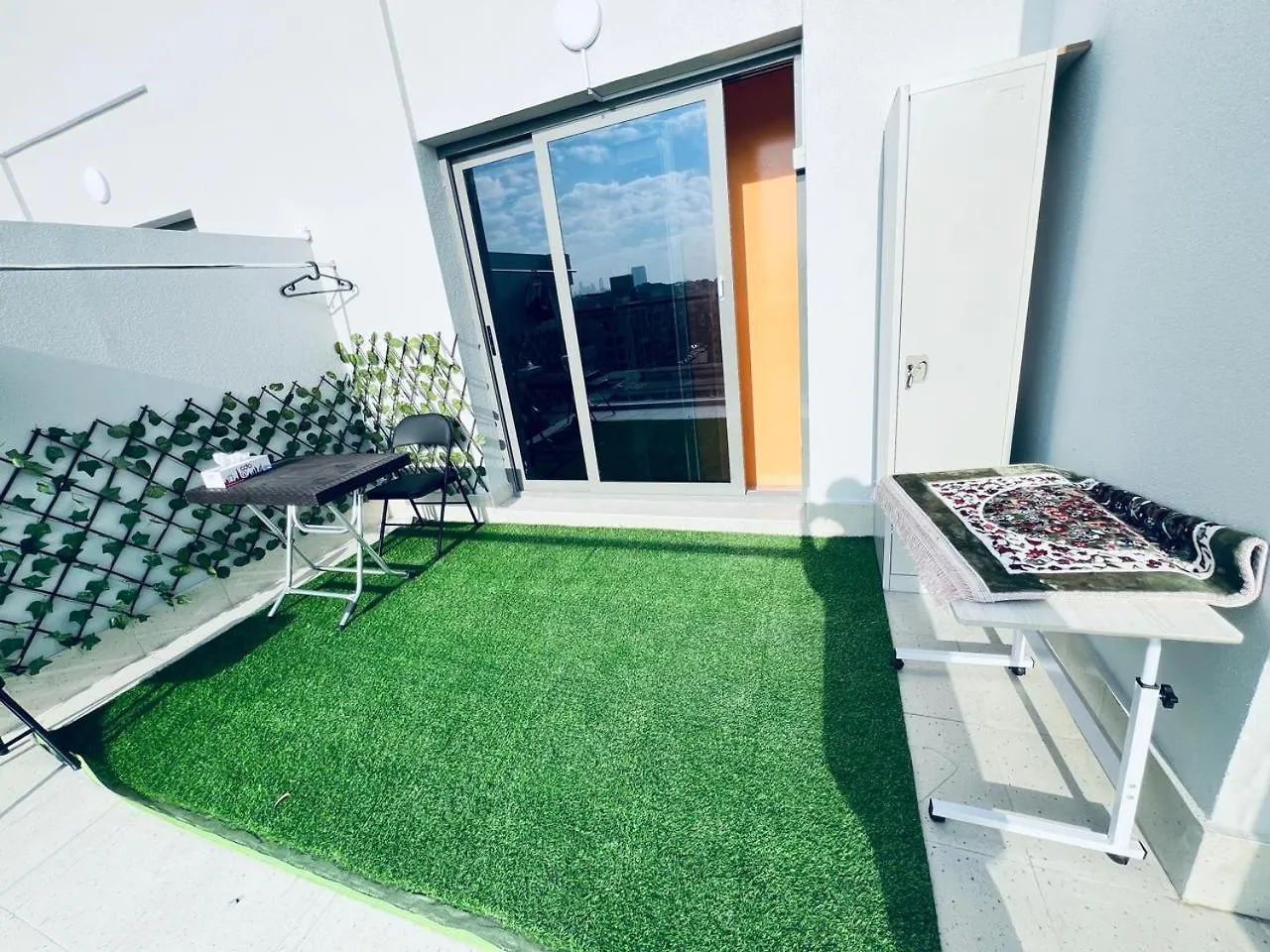 Homestay Moon Backpackers Burjman Exit 2, Family Partitions, Loft Partitions, Apartment Dubai